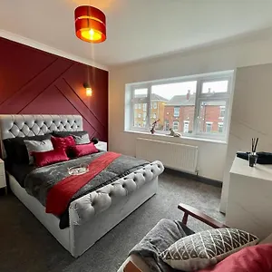 Bsr Suites Dewsbury Road Guest house