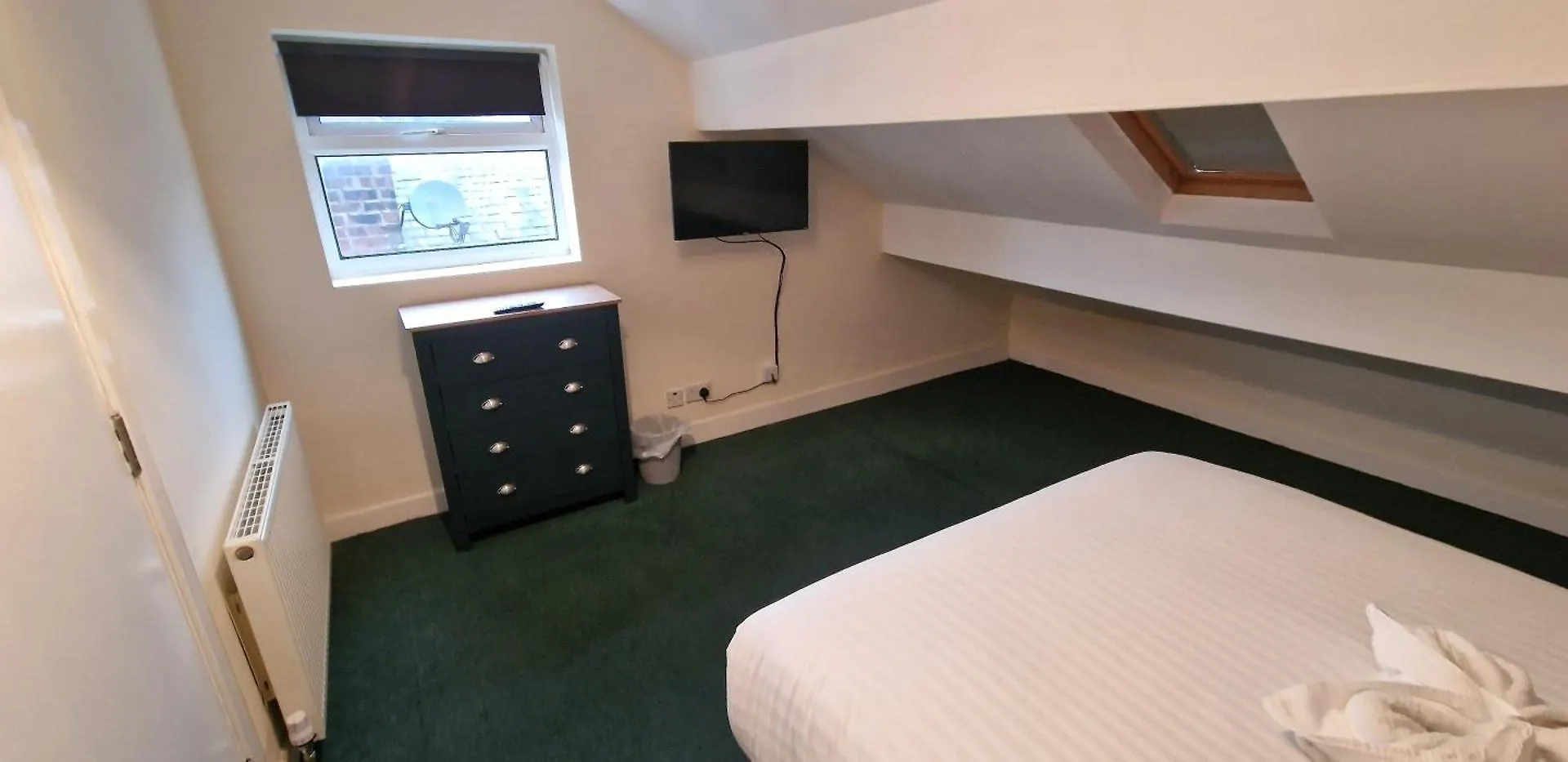 Self Check In Rooms Central Wakefield Guest house