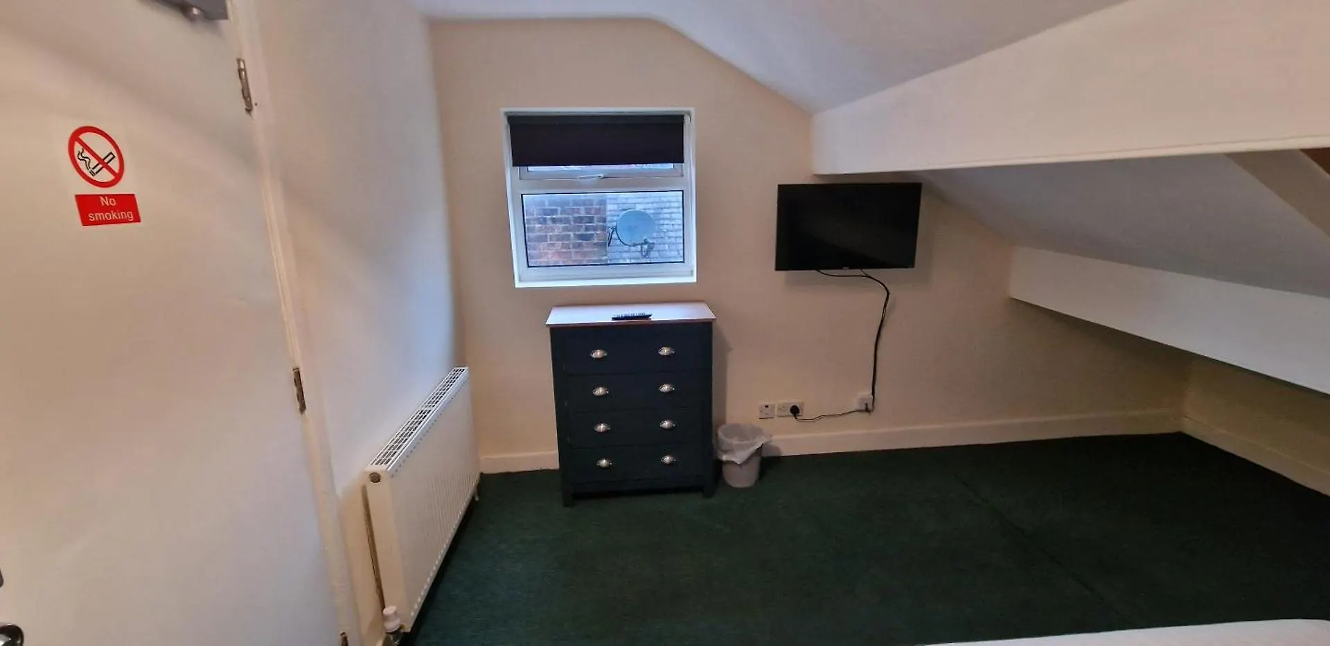 Self Check In Rooms Central Wakefield Guest house
