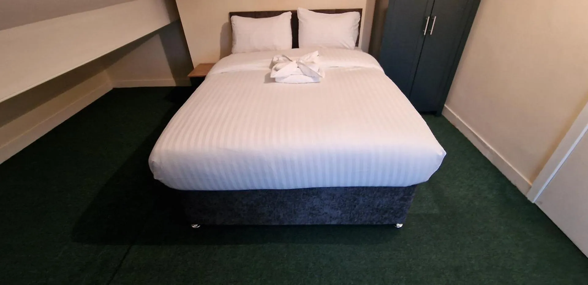 Guest house Self Check In Rooms Central Wakefield