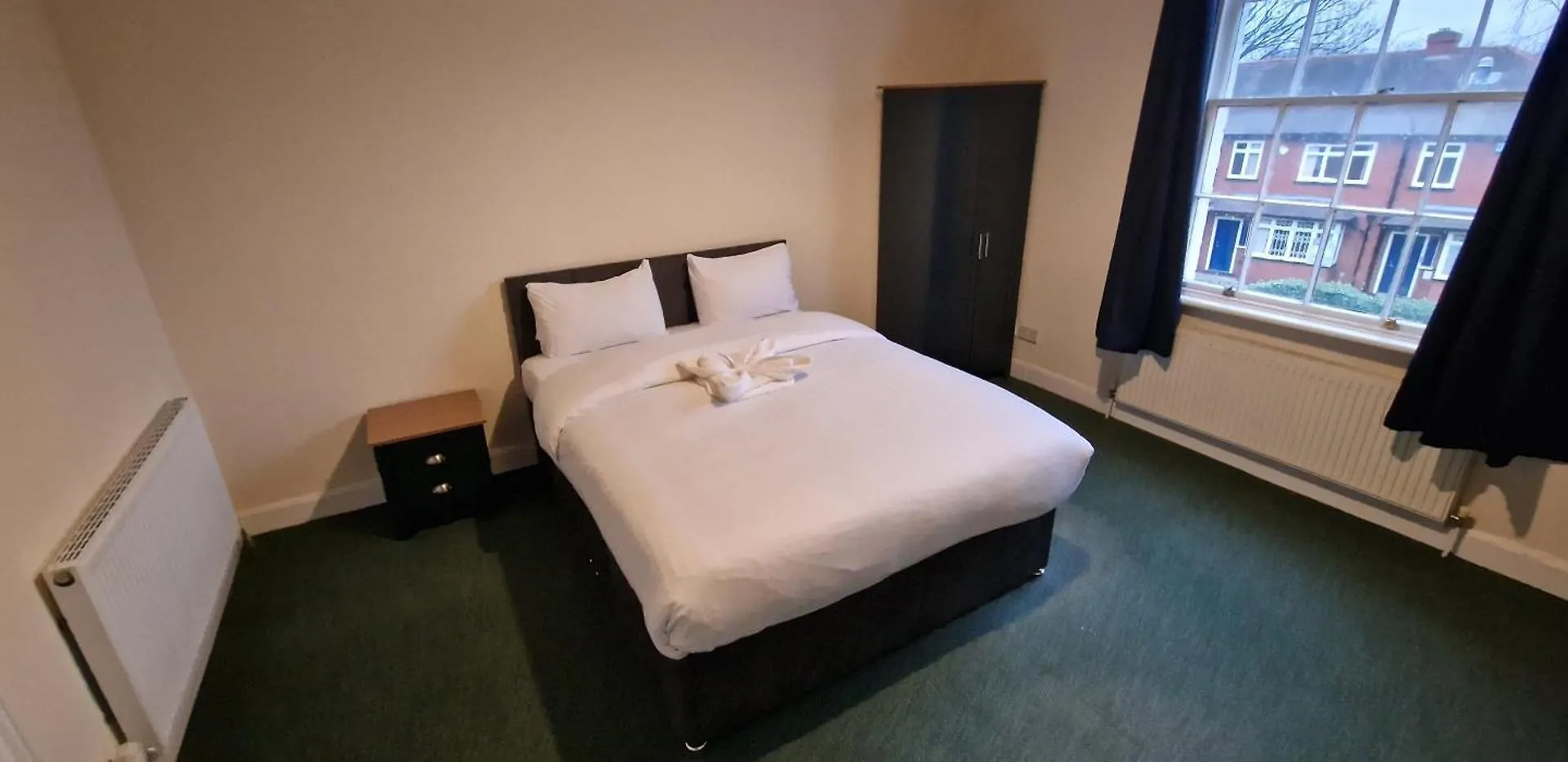 Self Check In Rooms Central Wakefield Guest house