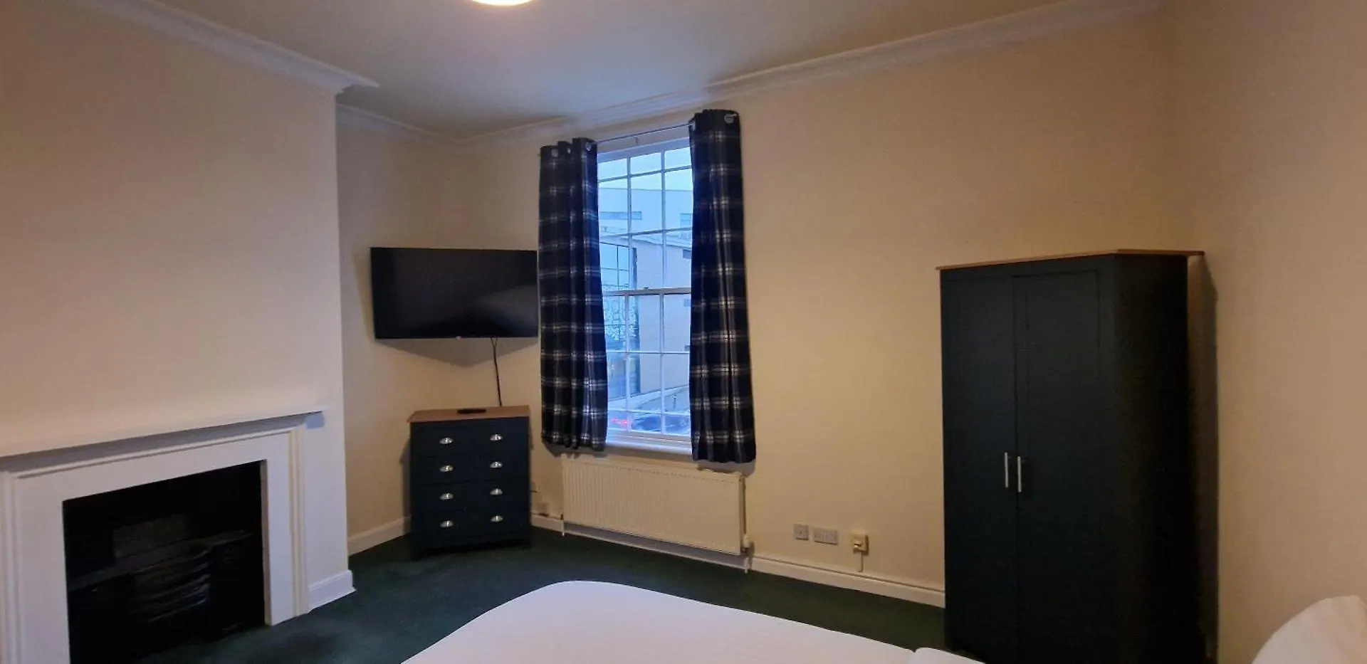 Self Check In Rooms Central Wakefield