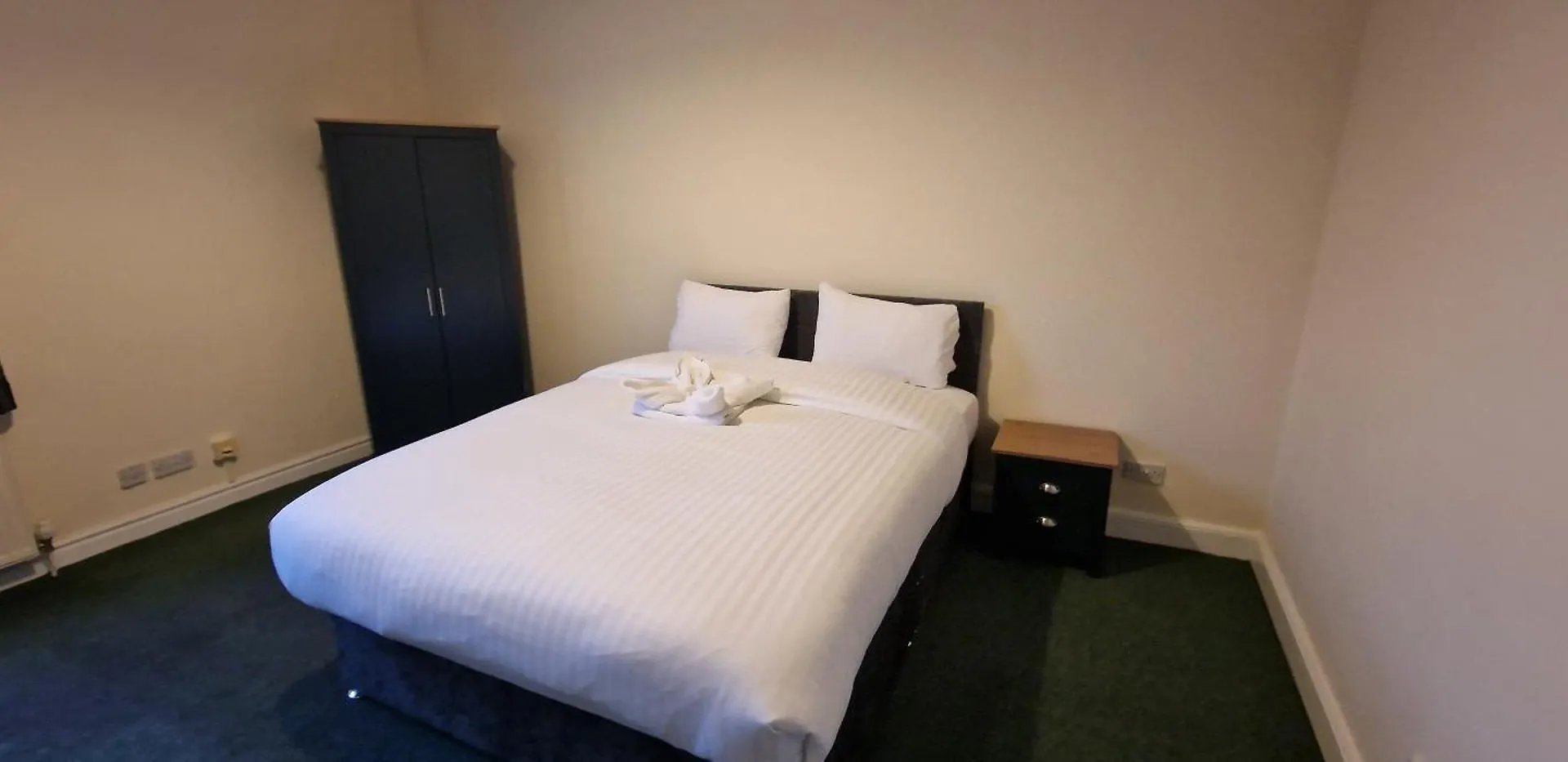 Self Check In Rooms Central Wakefield 0*,  United Kingdom
